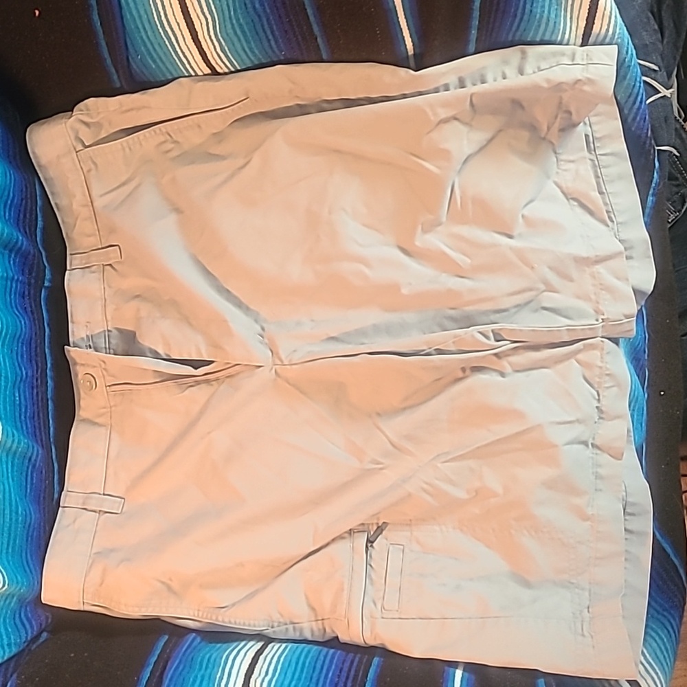 Greg Norman Five iron golf shorts size 34 super light gray
